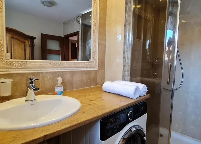 Appartement Mysliwska 5a *