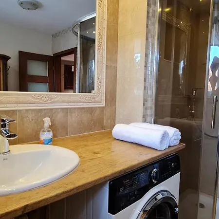 Apartment Mysliwska 5a *