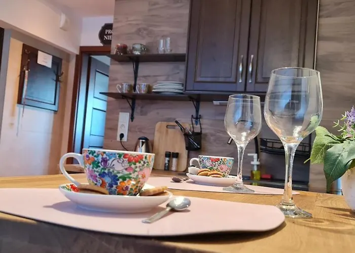 Mysliwska 5a * 카르파츠